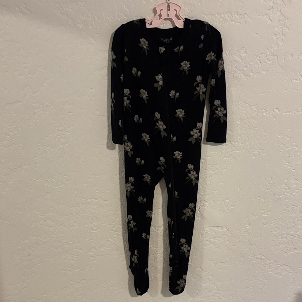 Kyte Baby Midgnight Magnolia (12-18 Months)
